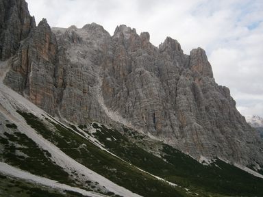 Cristallino di Misurina, a destra del canalone il suo ramo Est