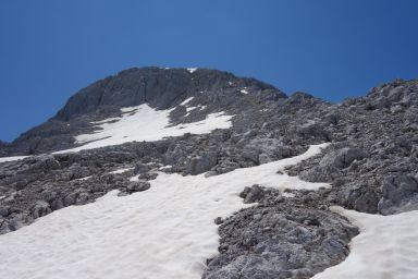 L’ampio campo ghiaioso tra la prima e la seconda “lunghezza”