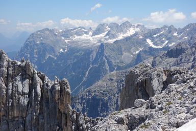 Dal’ampio campo ghiaioso verso Marmarole