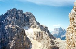 Sorapiss (Pelmo in lontanazza) dal pendio sopra Belvedere