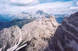 Sforniói Nord, Sforniói di Mezzo ed il fianco di Sasso di Bosconero(nella ombra) dalla via normale al Sasso di Toanella