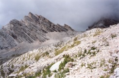 Fond di Rusecco; Punta dei Ross (salita elementare dice Berti), Forcella del Bivacco e Croda Marcora (nella nebbia)