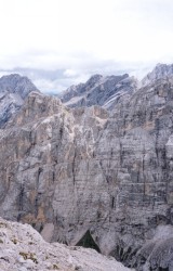 primo piano: Corno del Doge; secondo piano:  Cresta Vanedel, Croda de Marchi,  I Bastioni