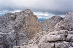 Prima Sorella - Vetta Est (per noi irraggiungibile) e Monti della Caccia Grande quota 3004